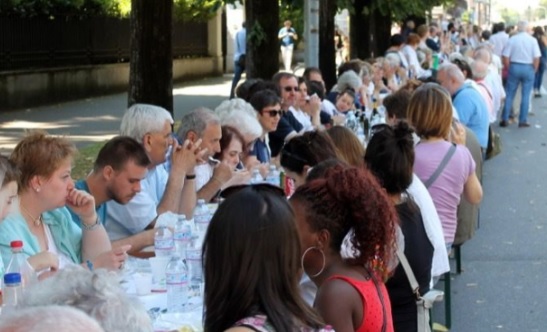 Eventi a Torino – Una tavolata da record a Porta Palazzo: 180 posti e un menù d’eccezione con i migliori ristoratori locali. INFO